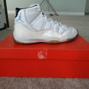 Jordan 11 "Columbias"